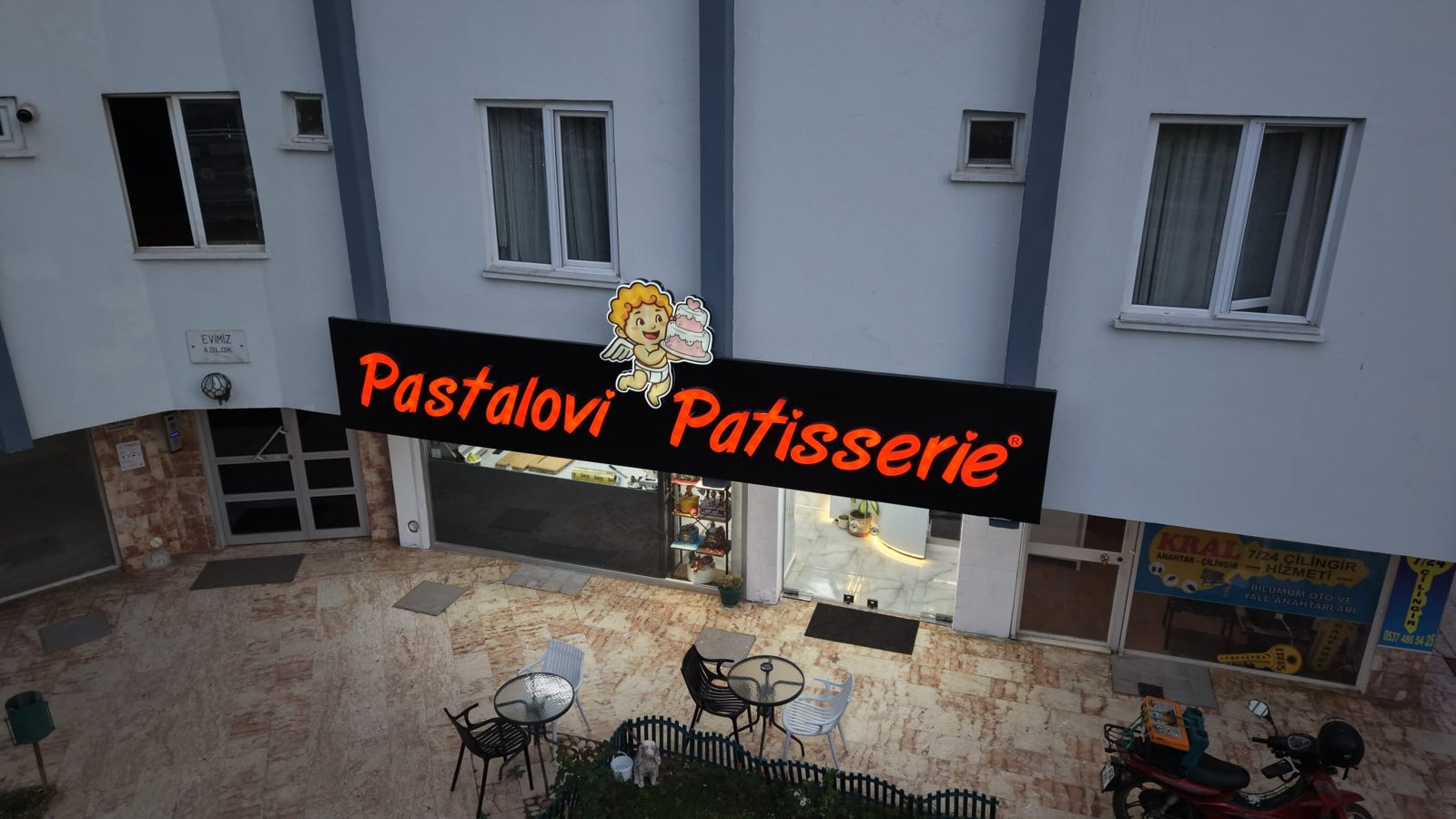 Pastalovi Konyaaltı mağazası